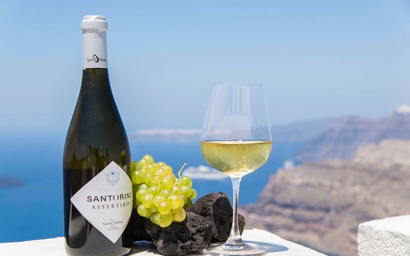 rượu vang xứ Santorini